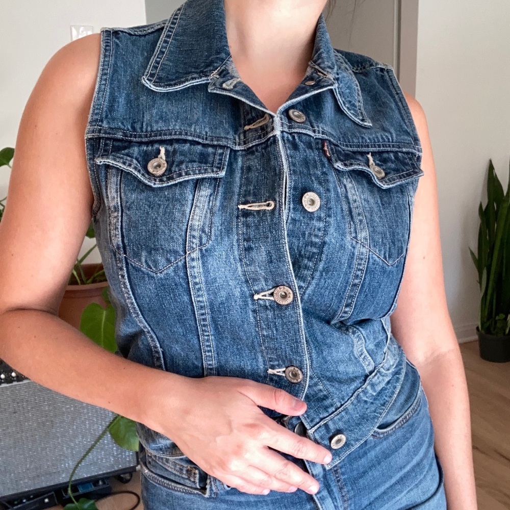 Vintage Levi’s Jean Vest - Picture 3 of 6